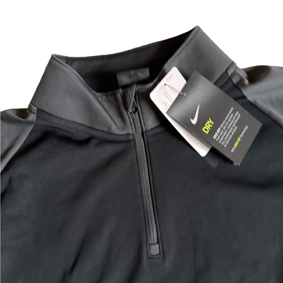 Nike Slim Fit, Quick Dry 1/4 Zip Top - Picture 2 of 6